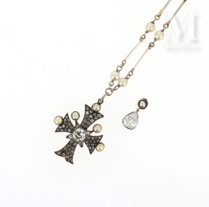 Collier croix RECTIFICATION: SILVER AND 18K GOLD: Silver cross (800 thousandths)...
