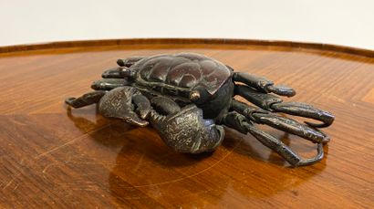  JAPON, XIX ème siècle Crabe en bronze à...