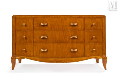 André ARBUS, attribué à Walnut veneer chest of drawers opening in front of nine drawers... Gazette Drouot