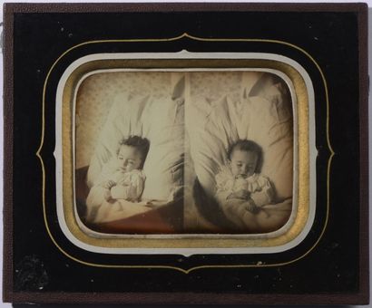 null Gaspard BERTHAULT (actif 1850 - 1870)

Enfant dans son berceau, vers 1855



Daguerréotype...