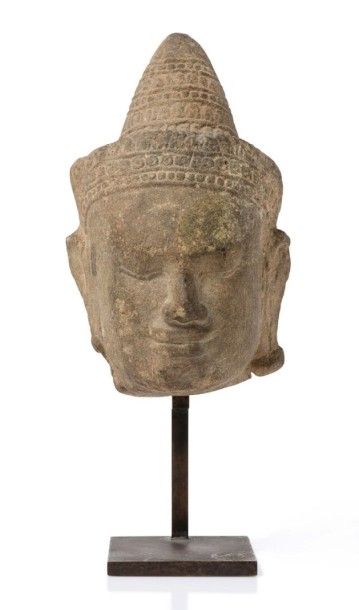 Art Khmer, période du Bayon, fin XIIe-début XIIIe siècle 
Petite tête de Bouddha...