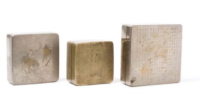 CHINE, XIXe siècle 
Lot comprenant trois petites boîtes quadrangulaires en maillechort,...