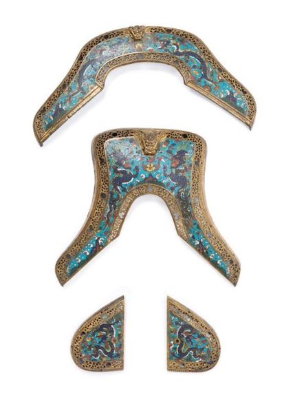 Chine, période Ming, XVIe-XVIIe siècle Quatre ornements de selle, frontal, dorsal...