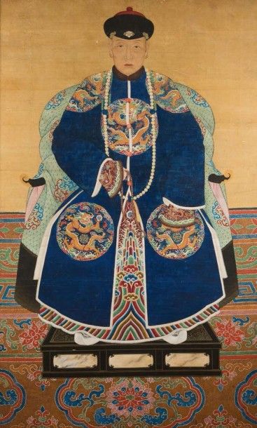 CHINE, XIXe siècle Portrait en polychromie sur soie, représentant une dame de cour...