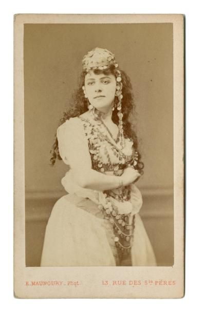 null Prelly (Aline de Presles, dite)

Maîtresse de l’Empereur Napoléon III, c. 1870

Par...