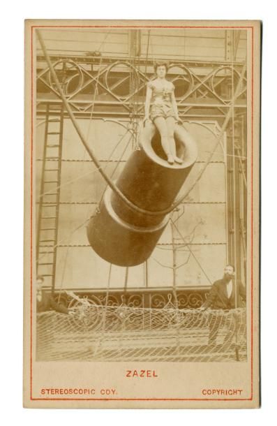 null Cirque

Zazel, femme-canon, Blondin (qui traversa sur un fil les chutes du Niagara),...