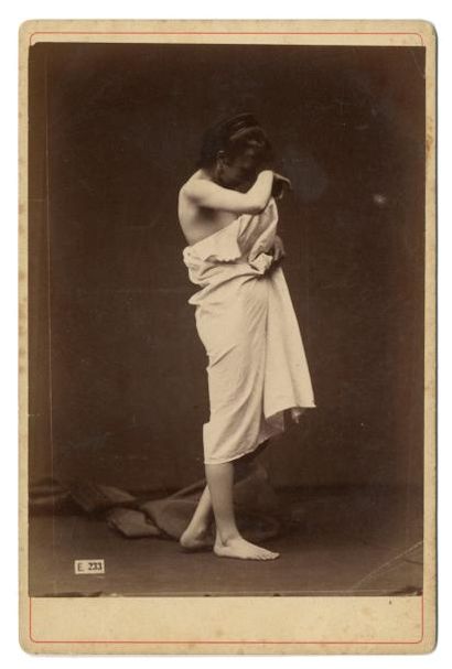 null A. CALAVAS (éditeur)

Étude de poses, nus féminins ou drapés, c. 1880 

4 cartes...