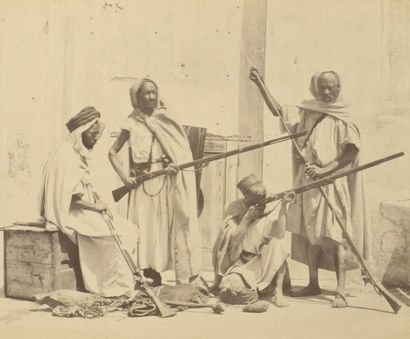 null "Algérie, Tunis 1879"

Types et scènes (34), femmes, hommes, odalisque, baignade...