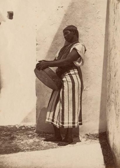 null Algérie 

Femmes 

Nus, portraits, mauresques, servantes et servantes noires,...