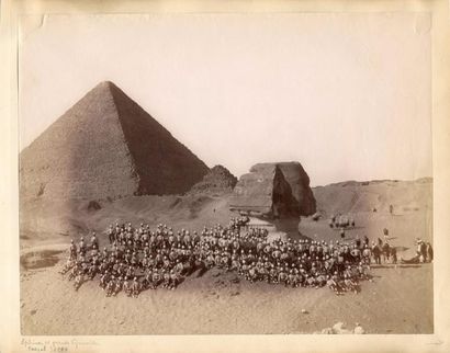 null Pascal SEBAH (1823-1886) 

Soldats écossais devant le Sphinx et la Grande Pyramide...