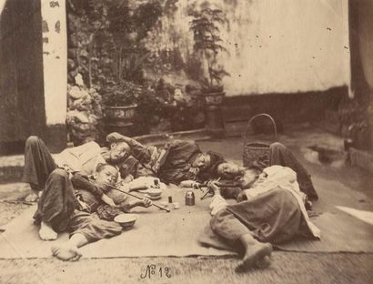 null Chine

Fumeurs d’opium, c. 1880-1910

2 tirages, albuminé, numéroté "12" à l’encre...