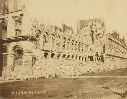 null La Commune de Paris

- "Photographie Historique, Paris 1871" par Léauté (13)

-...