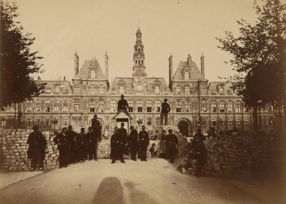 null Les photographes de la Commune de Paris 1870

Autoportrait de Liebert à l'ombre,...