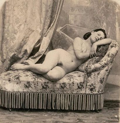 null Études de nus

Même modèle féminin, c. 1860

14 tirages salés et albuminés montés...
