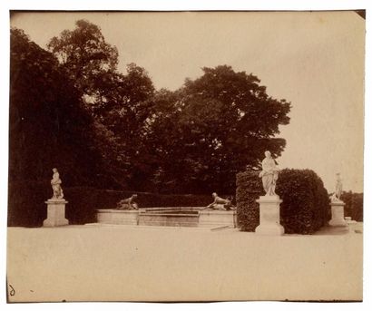 null Eugène ATGET (1857-1927)

Versailles, la fontaine du point du jour, c. 1910...