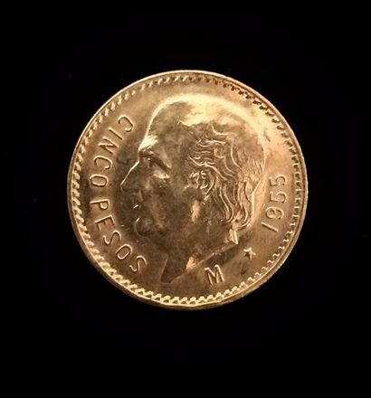 Une pièce de 5 pesos mexicain en or 
195...