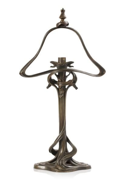 Travail Art Nouveau 
Pied de lampe en bronze...