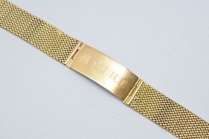 null Bracelet d'homme en or jaune 18k (750) à maille polonaise inscrit "Maurice".

Tour...