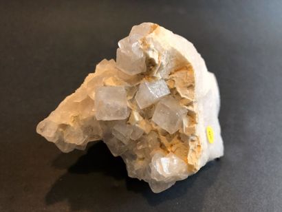 null Six petits minéraux : Fluorine Valzergues (8,5 cm), Azurite Chessy (5 cm), Pyrite...