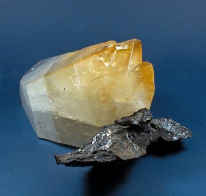 null CALCITE avec BLENDE, d'Elmwood, Tennessee, USA (18 x 10 cm) : élégant cristal...