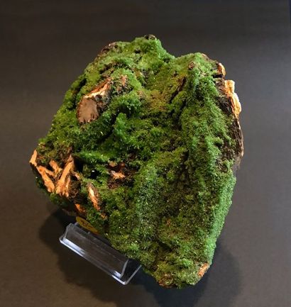 null Belle Pyromorphite verte, Les Farges, Corrèze, France (12 x 12 x 7 cm) : parterre...