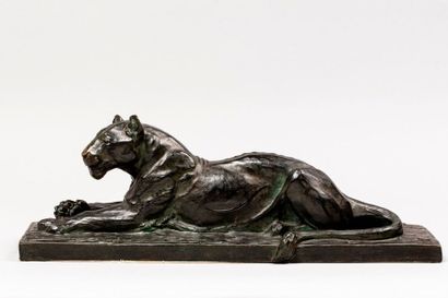 null PROST Maurice, 1894-1967

Lionne couchée

bronze à patine brun-vert nuancée,...