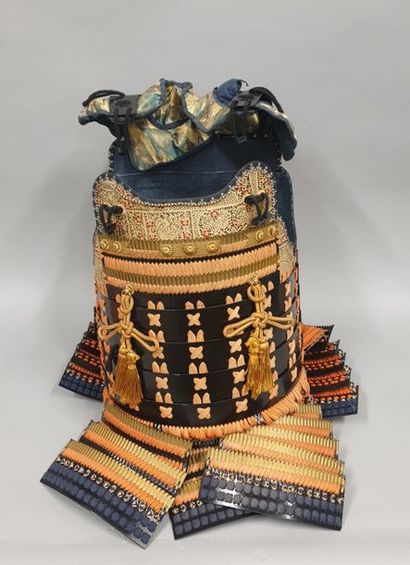 null Armure de Samouraï décorative du XXème siècle.

Avec sa caisse de transport...