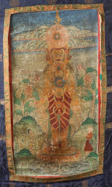 null Thangka en polychromie et or sur textile, représentant l'Homme Cosmique, sur...