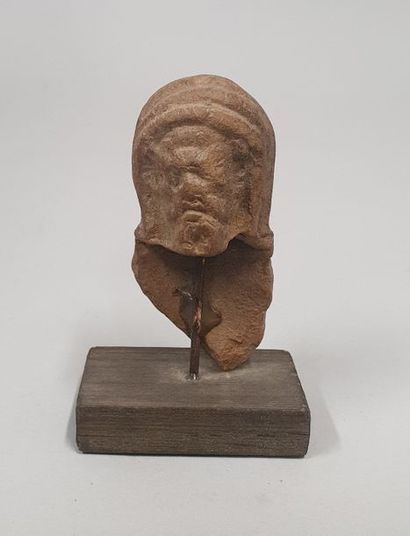 Fragment de tête antique 

H. : 6.5 cm 