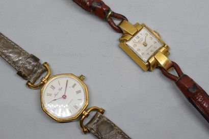 null Lot de deux montres bracelet de dame en métal. L'une signé BUTEX (mécanique),...