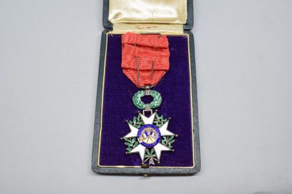 null Médaille d'Officier de la Légion d'Honneur 1870, 3ème République avec ruban.(petits...
