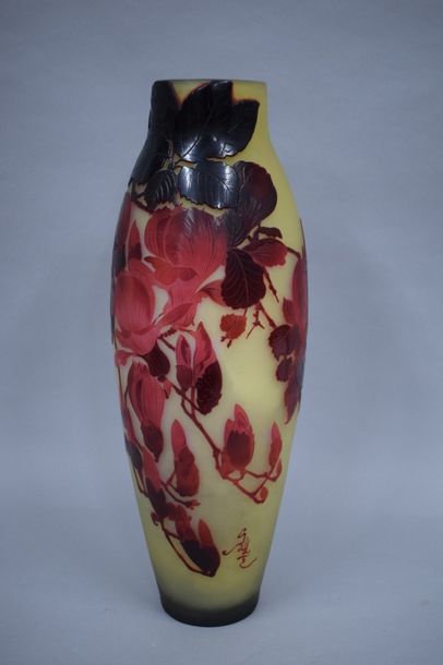 GALLE (dans le goût de) 

Vase de forme obusale...