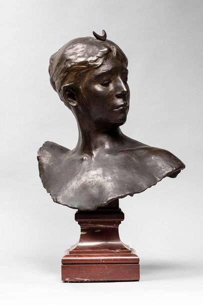 FALGUIÈRE Alexandre FALGUIÈRE Alexandre, 1831-1900

Buste de Diane

bronze à patine...