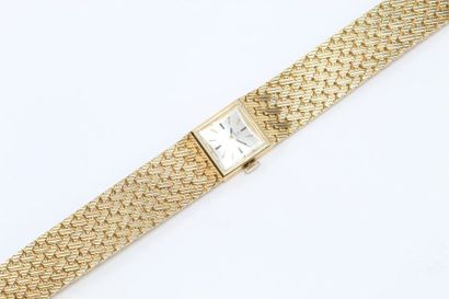 OMEGA OMEGA

Montre bracelet de dame en or 18K (750). Boîtier fond fermeture à pression....
