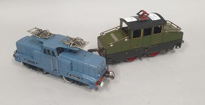 null Ensemble de deux locomotives 


