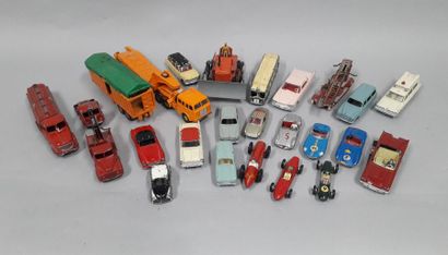 null ensemble Dinky Toys et supertoys (24 pièces) 

