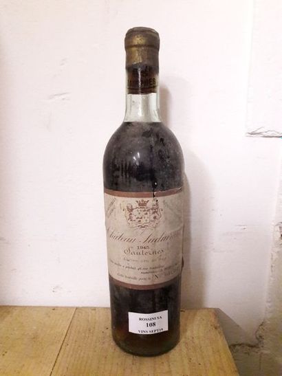 null 1 bouteille CH. SUDUIRAUT, 1° cru Sauternes 1945 (ets, TLB) 

