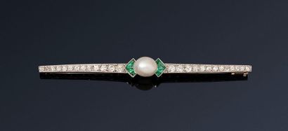 null Broche barrette en platine et or gris 18K (750) ornée d'une perle fine entre...