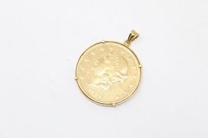 null Pendentif en or jaune 18k (750) orné d'une pièce en or de 20 dollars "Liberty...