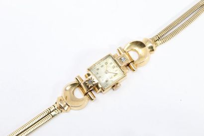 null Montre bracelet de dame, boîtier carré en or jaune 18k (750), la lunette ornée...