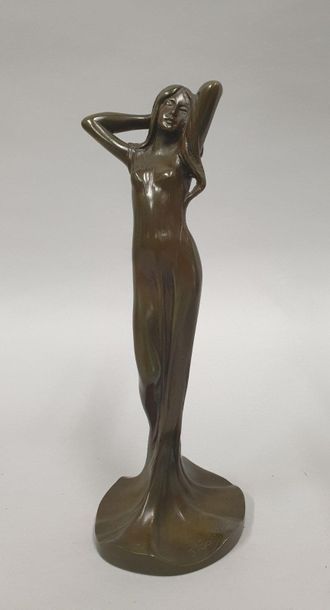 null Julien CAUSSE (1869-1909)
"Young lady with arms raised." Proof in bronze with...