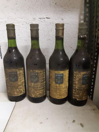 null 4 bouteilles CH. SMITH-HAUT-LAFITTE, Pessac-Léognan 1979 (ett, TLB) 	






