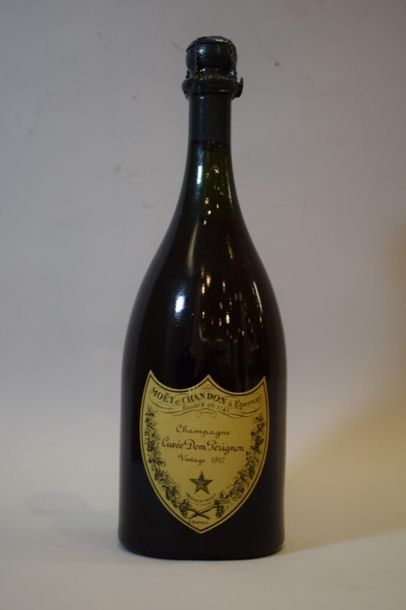 null 1 bouteille CHAMPAGNE "Dom Pérignon", Moët & Chandon 	1947 (bel état, couleur...
