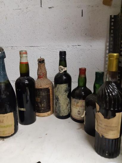 null Set of 7 MUTES WINES bottles (Port, Champagne ratafia, Muscat, orange rataf...