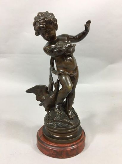 MOREAU Auguste MOREAU Auguste (1834-1917)

Swan Child

bronze with brown patina on...