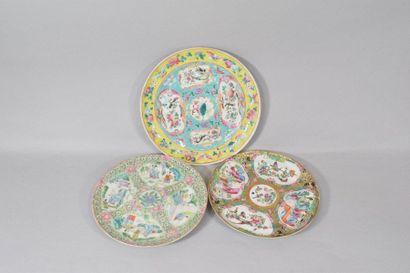 null China Guangzhou 

Three porcelain plates decorated with characters and floral...