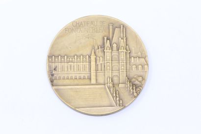 null M. Delannoy

Médaille en bronze à patine doré gravé du portrait de François...