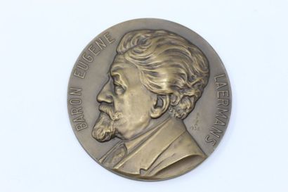 null Bija

Médaille en bronze à patine brune représentant le Baron Eugène Laermans.Au...