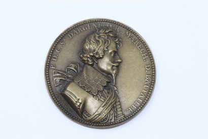  Médaille en bronze à patine brune à l'effigie de Pierre de Conti d'Argencourt en...