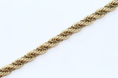 Bracelet en or jaune 18k (750) à maille cordage....